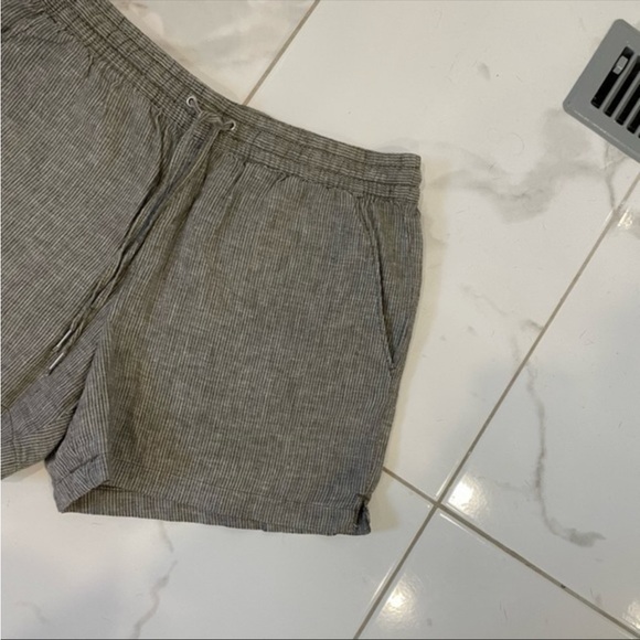 H&M Highrise Shorts - Picture 5 of 9